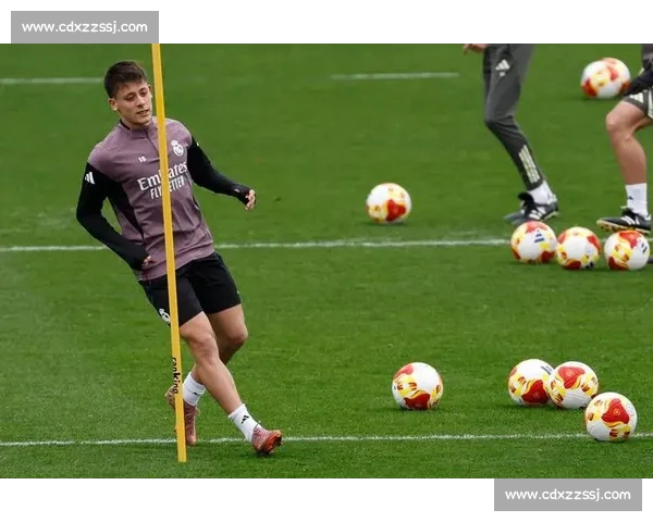 国王杯世纪对决皇马巴萨再燃宿敌之战西班牙足坛巅峰较量引爆全球目光